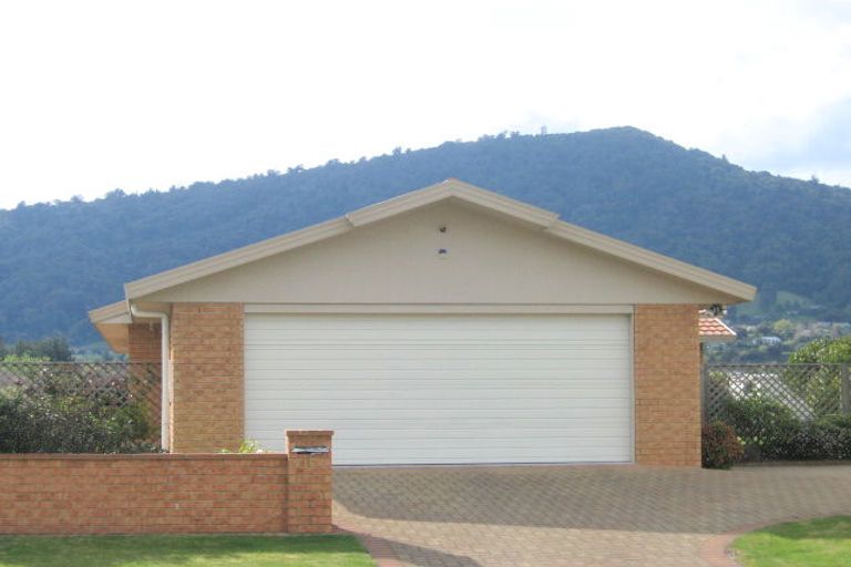 Photo of property in 16 Mccahon Drive, Pukehangi, Rotorua, 3015