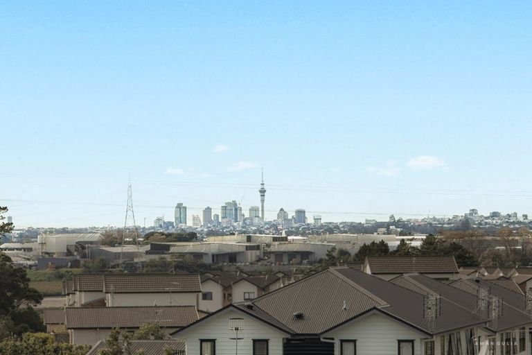 Photo of property in 13 Bodi Place, Te Atatu South, Auckland, 0610