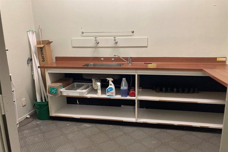 Photo of property in 154 Main Street, Upper Hutt Central, Upper Hutt, 5018