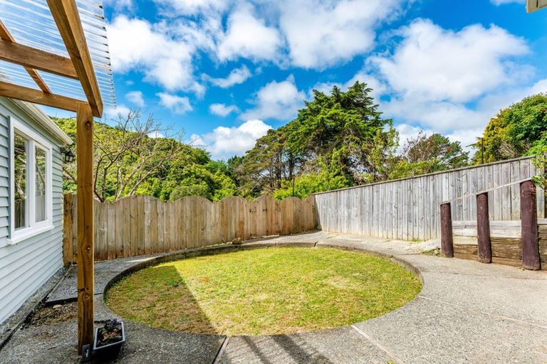 Photo of property in 77 Champion Street, Cannons Creek, Porirua, 5024
