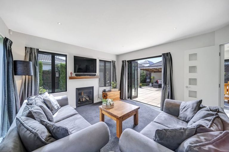 Photo of property in 2a Westburn Terrace, Burnside, Christchurch, 8041