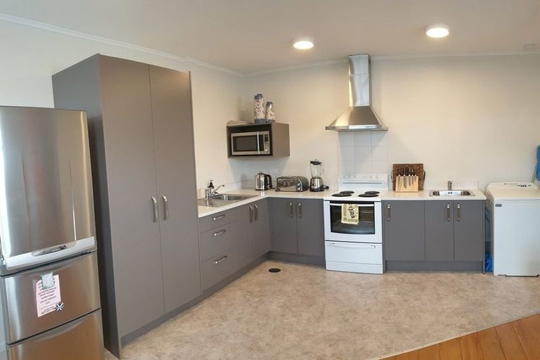 Photo of property in 5 West Coast Road, Glen Eden, Auckland, 0602