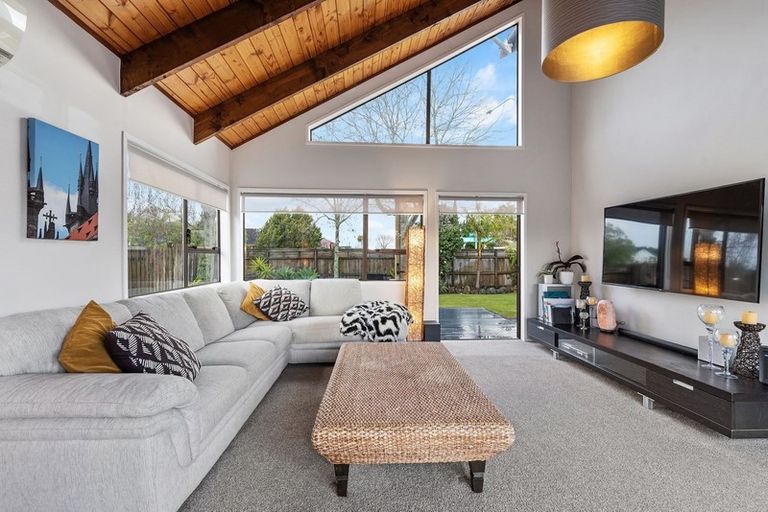 Photo of property in 188 Luckens Road, West Harbour, Auckland, 0618