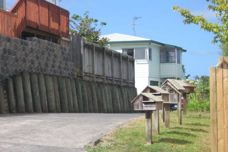 Photo of property in 1/9 Fernlea Rise, Bayview, Auckland, 0629