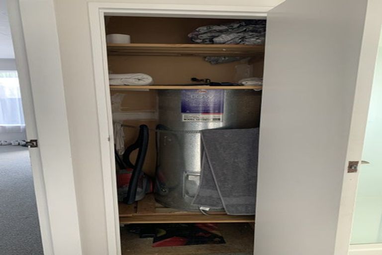 Photo of property in 50b Hartford Crescent, Totara Park, Upper Hutt, 5018