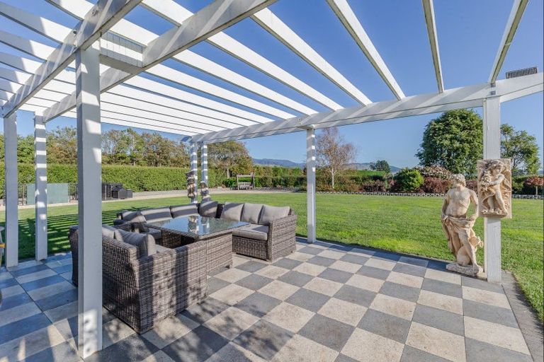 Photo of property in 342a Tararua Road, Levin, 5571