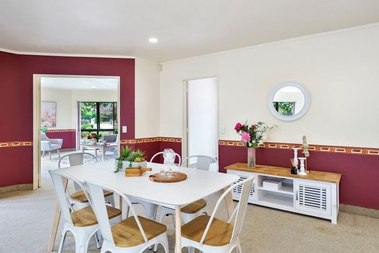 Photo of property in 10 Tararua Crescent, Otaki, 5512