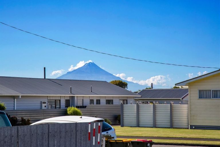 Photo of property in 1/15 Rimu Street, New Lynn, Auckland, 0600