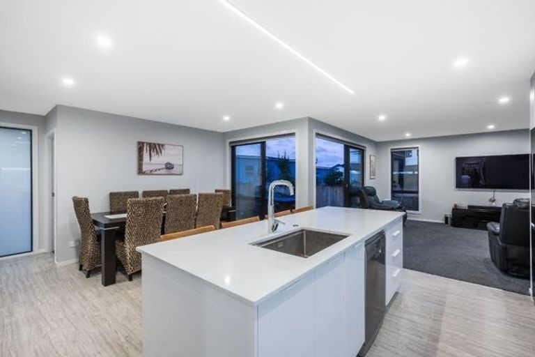 Photo of property in 29a Waitaria Terrace, Aotea, Porirua, 5024