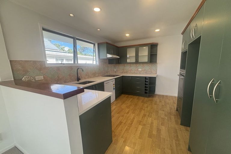 Photo of property in 65 Gills Road, Bucklands Beach, Auckland, 2014