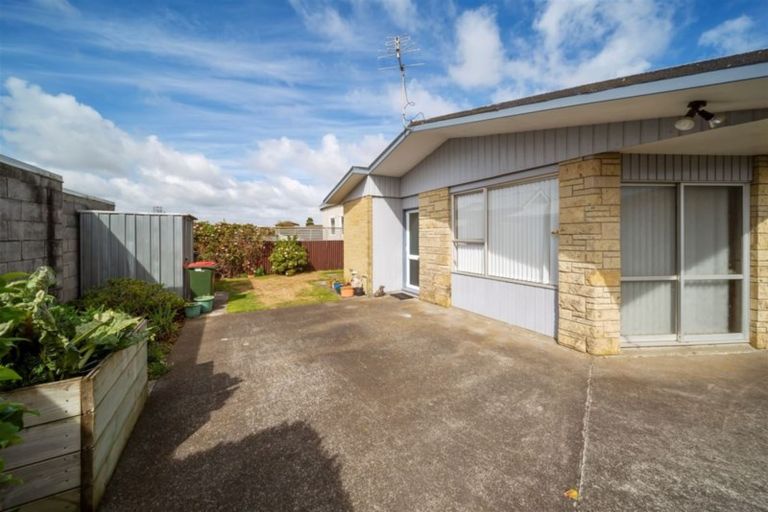 Photo of property in 11 Puriri Street, Hawera, 4610