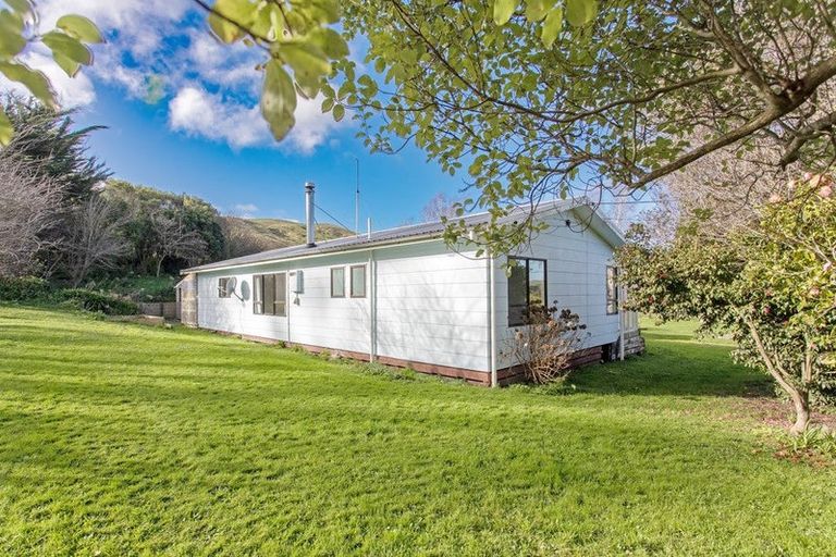 Photo of property in 9 Blake Street, Porangahau, 4291