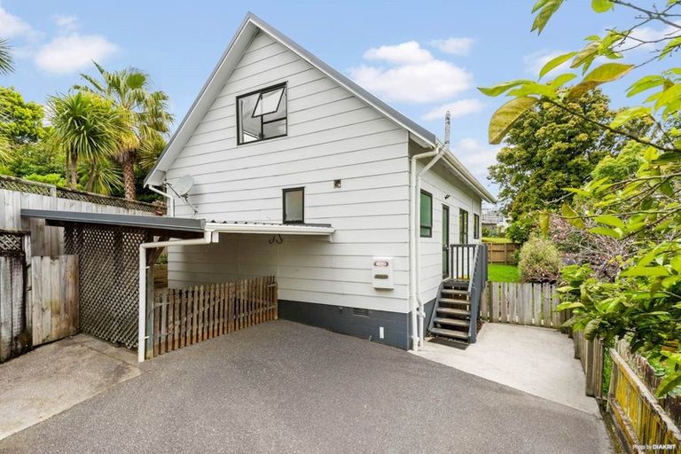 Photo of property in 2/19 Bowman Road, Forrest Hill, Auckland, 0620
