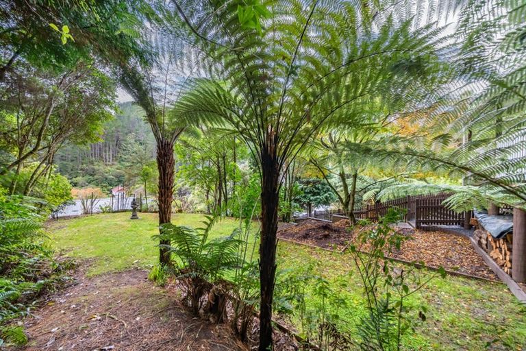 Photo of property in 32 Elmslie Road, Pinehaven, Upper Hutt, 5019