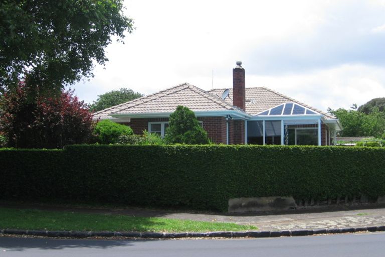 Photo of property in 127 Wheturangi Road, Greenlane, Auckland, 1051