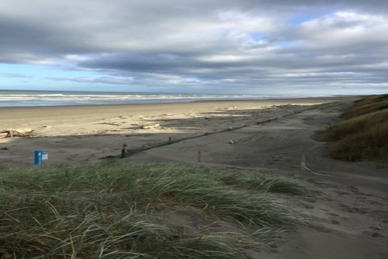 Photo of property in 36 Muapoko Street, Himatangi Beach, Foxton, 4891