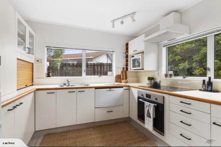 Photo of property in 13 Mallard Grove, Churton Park, Wellington, 6037