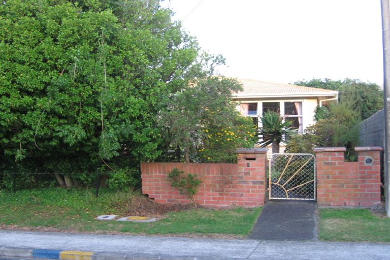 Photo of property in 3 Devon Street, Te Atatu South, Auckland, 0610