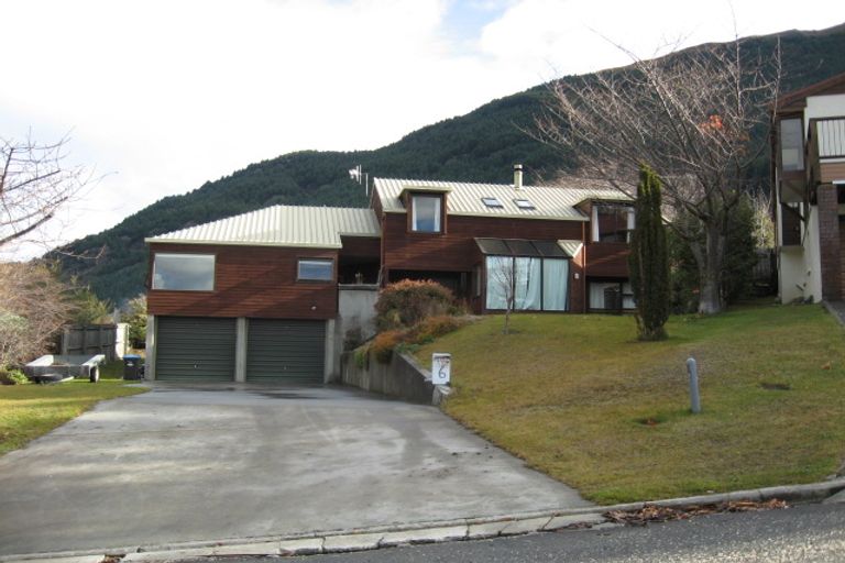 Photo of property in 6 Avalon Crescent, Fernhill, Queenstown, 9300