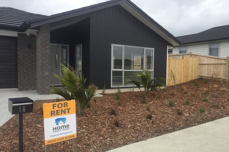 Photo of property in 18 Papa Orchard Drive, Kumeu, 0810