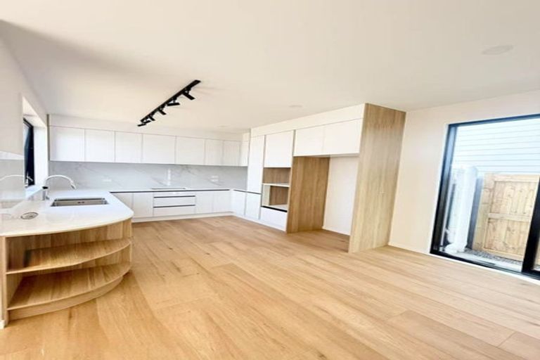 Photo of property in 23 Dianne Louise Drive, Half Moon Bay, Auckland, 2012