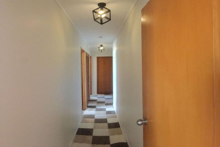 Photo of property in 3/165a Colwill Road, Massey, Auckland, 0614