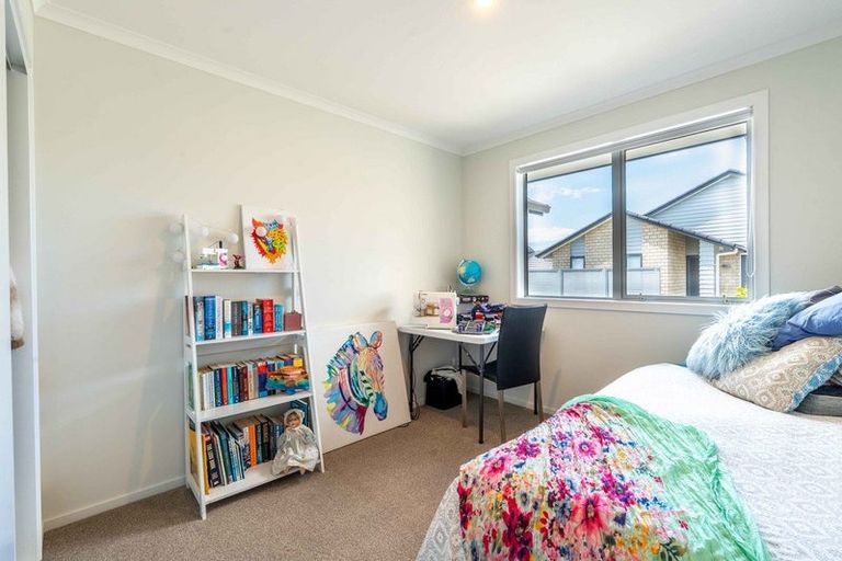 Photo of property in 32 Richardson Road, Omokoroa, 3114