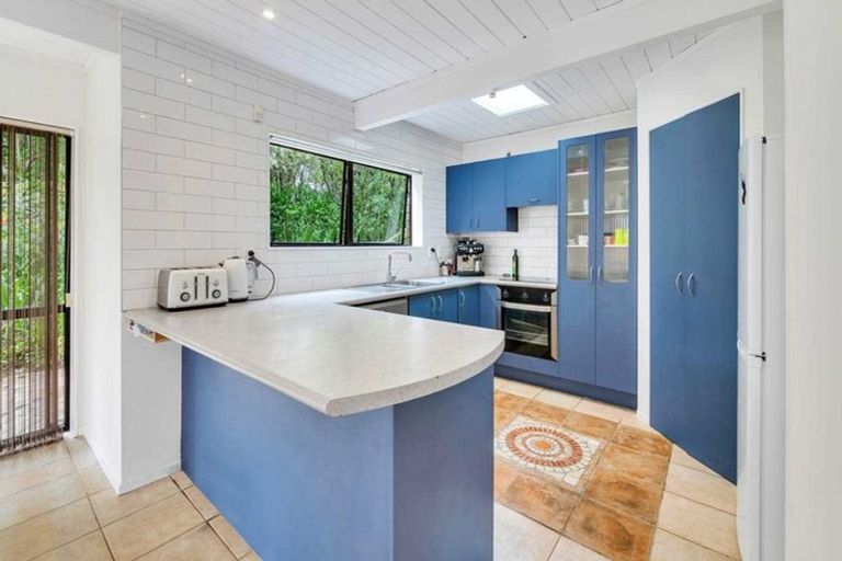 Photo of property in 1 Tiri View Place, Waiake, Auckland, 0630