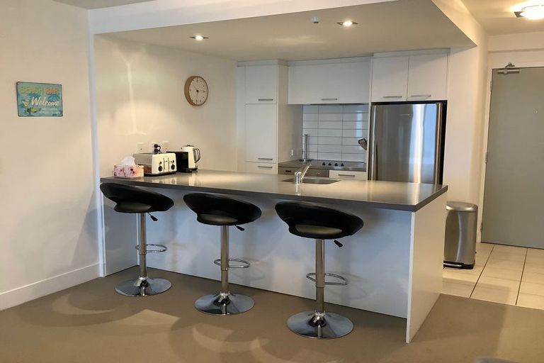 Photo of property in The Capital, 14/370 Oriental Parade, Oriental Bay, Wellington, 6011