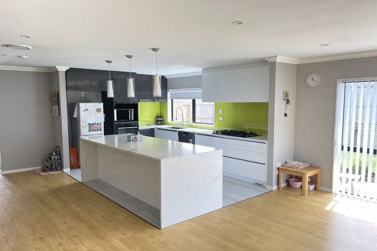 Photo of property in 4 Opouatu Avenue, Glenbrook, Waiuku, 2681