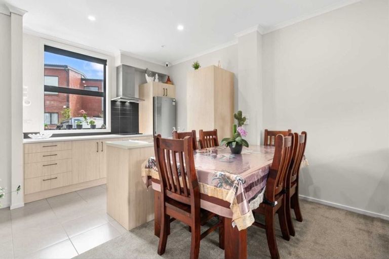 Photo of property in 11 Fermi Lane, Papakura, 2110