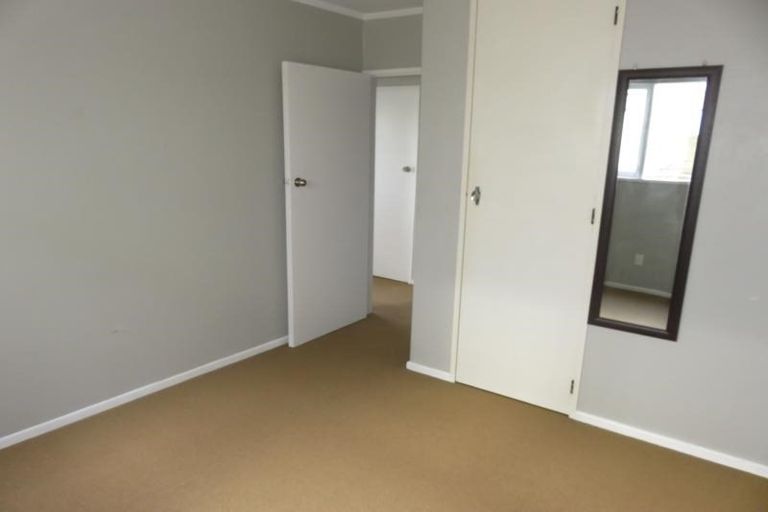 Photo of property in 15 Goddard Grove, Churton Park, Wellington, 6037