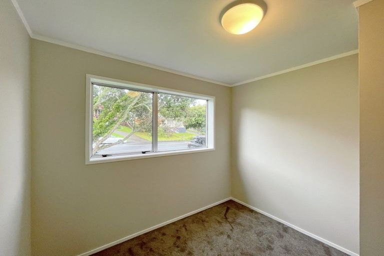 Photo of property in 2/82 Moore Street, Hillcrest, Auckland, 0627