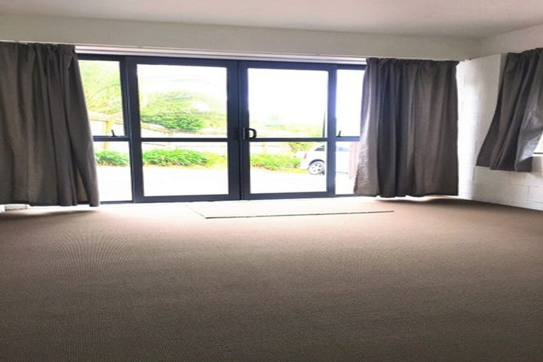 Photo of property in 1/18 Kitewao Street, Northcote, Auckland, 0627
