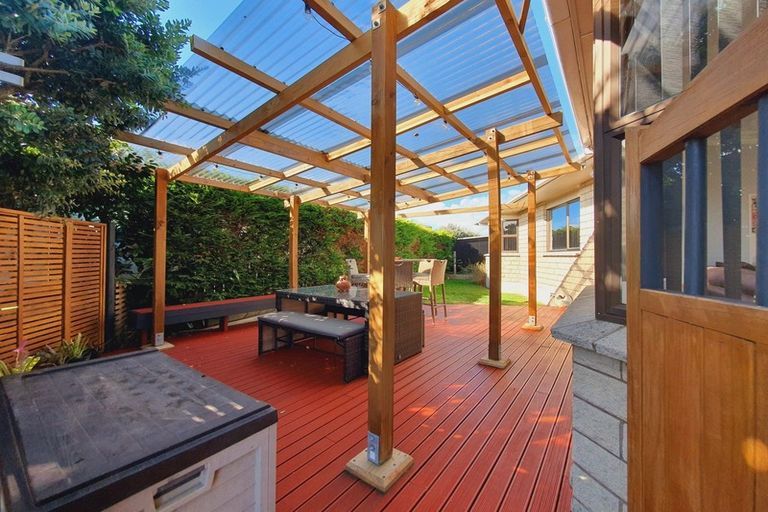 Photo of property in 31 Tiverton Crescent, Whalers Gate, New Plymouth, 4310