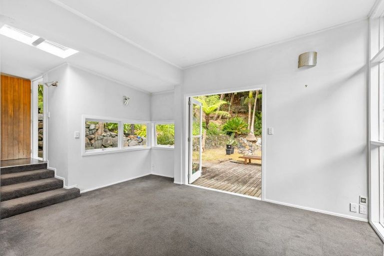Photo of property in 2a Opou Road, Titirangi, Auckland, 0604