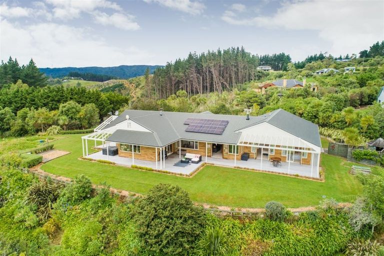 Photo of property in 333 Ngahere Park Road, Turitea, Palmerston North, 4472