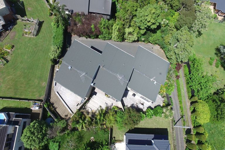 Photo of property in 2/71 Pupuke Road, Northcote, Auckland, 0627