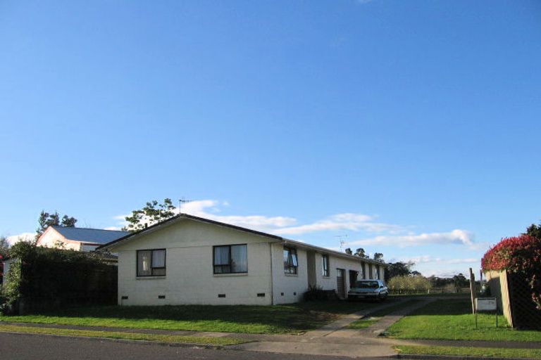 Photo of property in 27 Lagoon Place, Poike, Tauranga, 3112