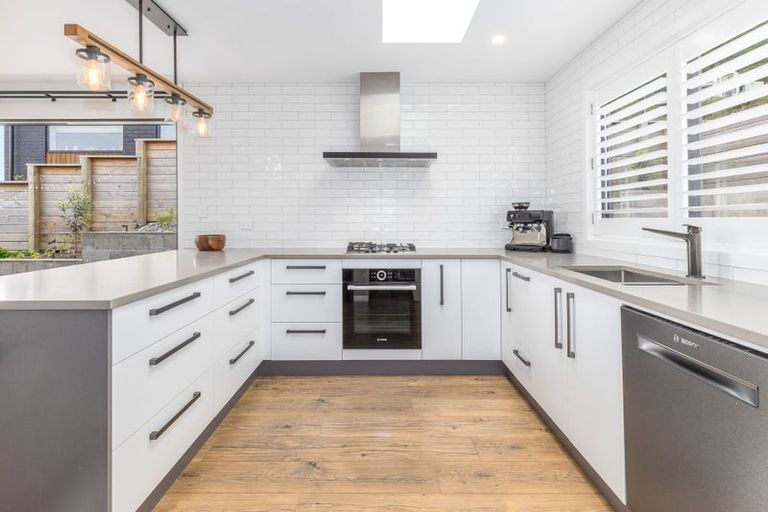 Photo of property in 74 Kotare Street, Waikanae, 5036