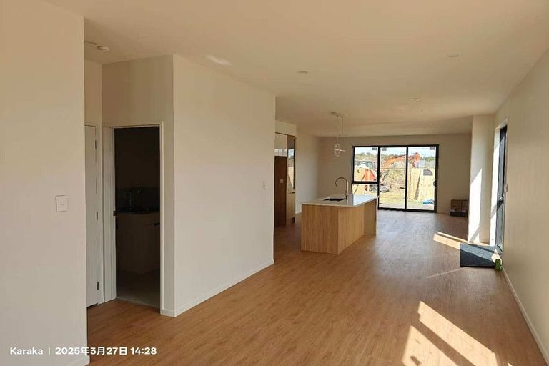 Photo of property in 35 Kaapehu Street, Karaka, 2578