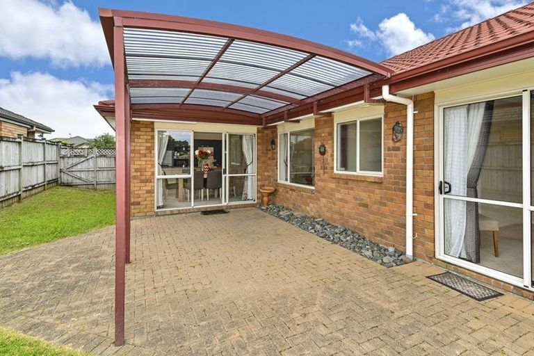 Photo of property in 32 Sandwick Drive, Weymouth, Auckland, 2103