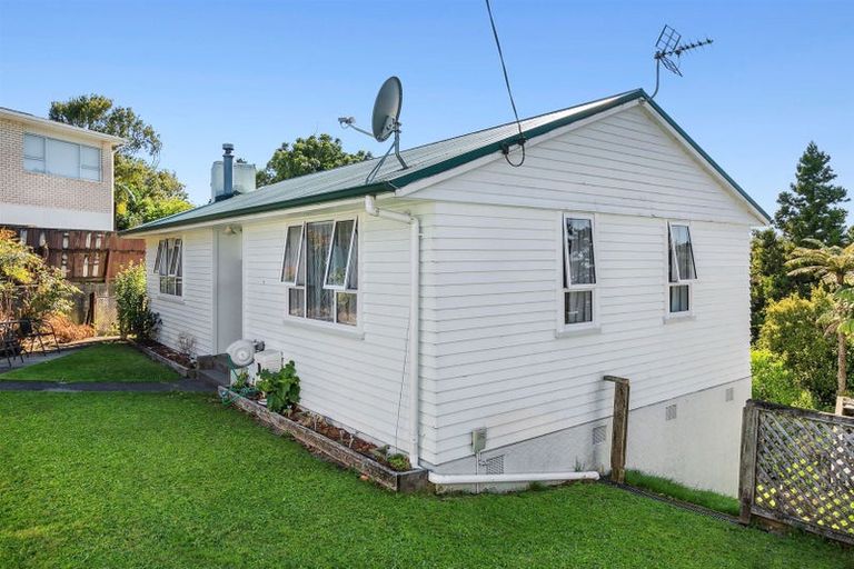 Photo of property in 44 Woodleigh Street, Frankleigh Park, New Plymouth, 4310