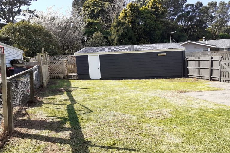 Photo of property in 27 Vancouver Place, Marfell, New Plymouth, 4310