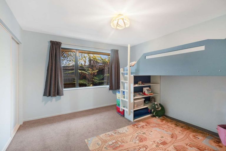 Photo of property in 15 Hemingford Place, Halswell, Christchurch, 8025