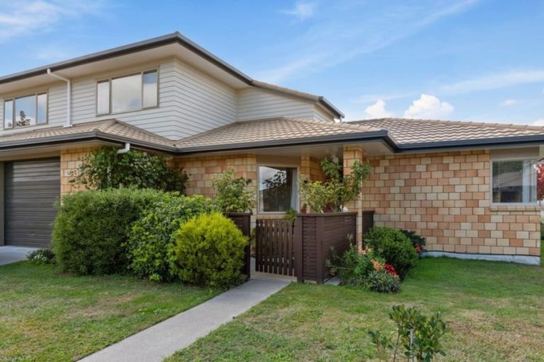 Photo of property in 47/64 Kawaha Point Road, Kawaha Point, Rotorua, 3010