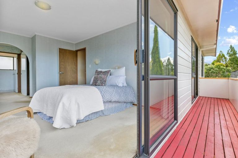 Photo of property in 163 Chelsea View Drive, Chatswood, Auckland, 0626