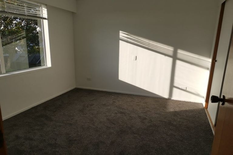 Photo of property in 1/11 Park Avenue, Northcote, Auckland, 0626