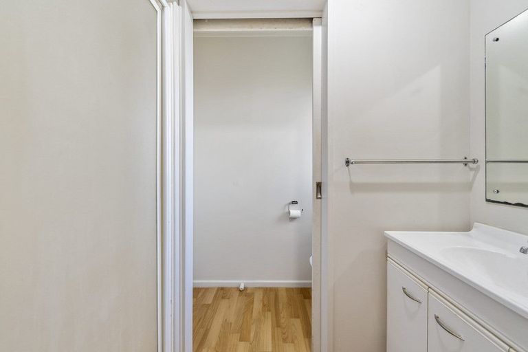 Photo of property in 518 Great South Road, Rosehill, Papakura, 2113