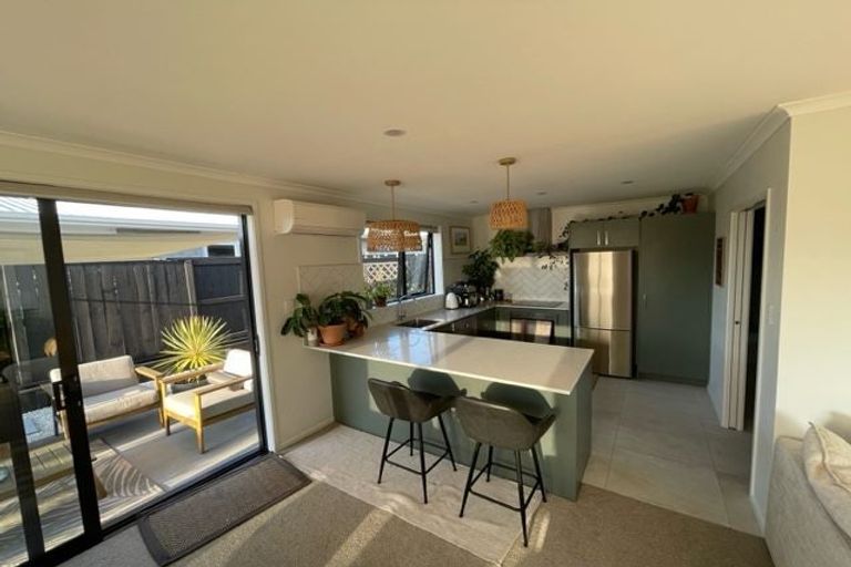 Photo of property in 2 Tiria Drive, Papamoa Beach, Papamoa, 3118